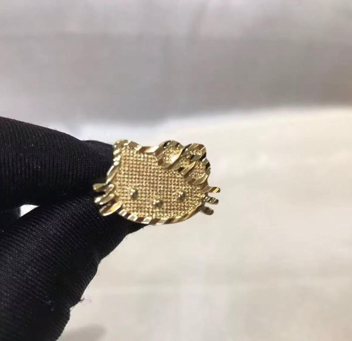 HK Face Ring
